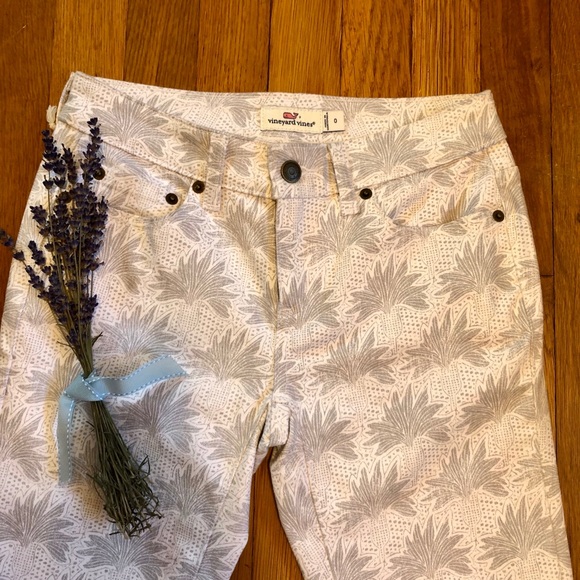 Vineyard Vines White and Grey Denim Jeans - Picture 10 of 12